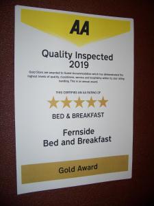 un segno per la qualità di aa ispezionato con stelle d’oro di Fernside Bed and Breakfast a Templeton