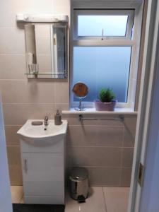 Elm Cottage tesisinde bir banyo