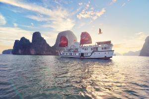 Gallery image of Renea Cruises Halong in Ha Long
