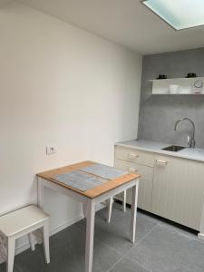 Kuchyň nebo kuchyňský kout v ubytování SleutelVan8 + 9 fotografií