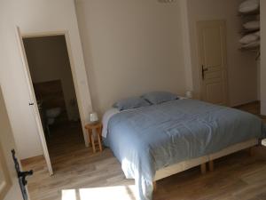 A bed or beds in a room at appartement