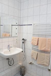 A bathroom at Weinkeller Wölk