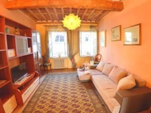 Μια τηλεόραση ή/και κέντρο ψυχαγωγίας στο Lucca Retreat with Pool