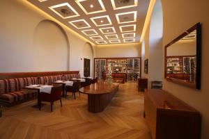 Χώρος καθιστικού στο Grand Hotel Yerevan - Small Luxury Hotels of the World
