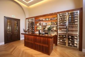Ο χώρος του lounge ή του μπαρ στο Grand Hotel Yerevan - Small Luxury Hotels of the World