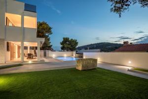 Bazén v ubytování Sailor house villa near Trogir, private pool nebo v jeho okolí