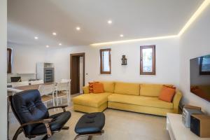 Posezení v ubytování Sailor house villa near Trogir, private pool