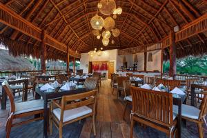 Restaurace v ubytování Mystique Holbox by Royalton, A Tribute Portfolio Resort
