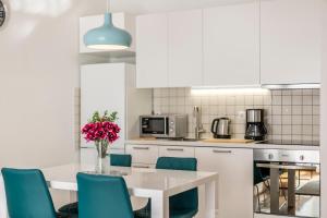 Kuchyň nebo kuchyňský kout v ubytování Villa Tango I