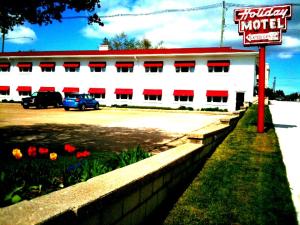 Gallery image of Holiday Music Motel in Sturgeon Bay