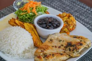 Foto de la galería de Heliconias Rainforest Lodge en Bijagua