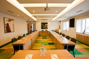 Kawasan bisnes dan/atau bilik persidangan di Lemon Tree Hotel, Ahmedabad