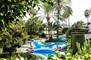 Bazén v ubytování Marbella Center Beachfront with Private Patio nebo v jeho okolí
