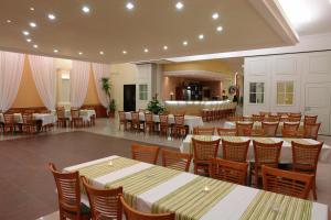 Restaurace v ubytování Hotel Bila Ruze + 37 fotografií