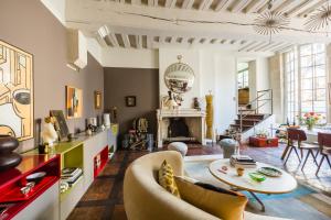 Ресторан / где поесть в Veeve - Beautiful Loft on Rue Quincampoix