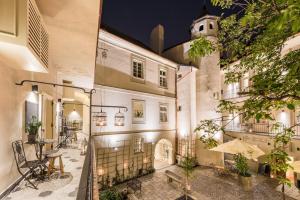 Budova, v ktorej sa apartmánový hotel nachádza