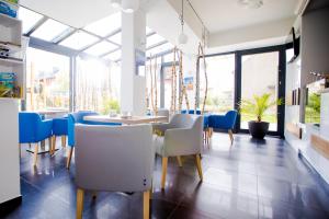 Posezení v ubytování Apartamenty Villa Baltica Rewal - jacuzzi na dachu, wi-fi, parking w cenie