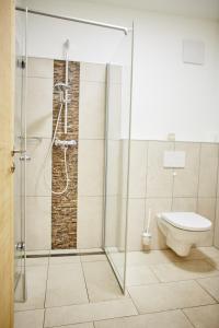 A bathroom at Schmankerl und Gast