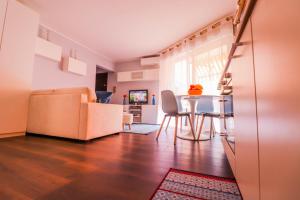 Imagen de la galería de The Princess Monac'home Parking, en Montecarlo