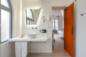 Kúpeľňa v ubytovaní Atarazanas Málaga Boutique Hotel