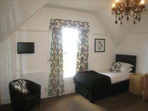 Gallery image of Arden Hill Farmhouse - Hot Tub, Snooker Table, Sleeps 16 in Stratford-upon-Avon