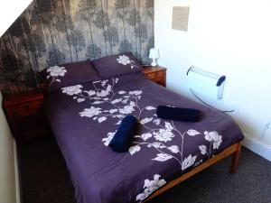 Cama ou camas em um quarto em Travellers Rest Motel