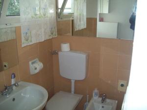 B&B RoGe tesisinde bir banyo