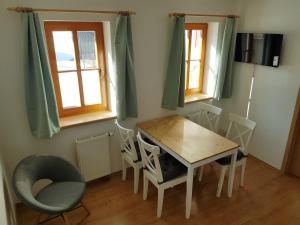 TV a/nebo společenská místnost v ubytování Apartmány Prima Nova Lake