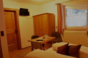 Φωτογραφία από το άλμπουμ του Blick zum Wasserfall σε Sankt Leonhard im Pitztal