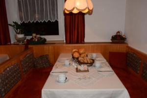 Φωτογραφία από το άλμπουμ του Blick zum Wasserfall σε Sankt Leonhard im Pitztal