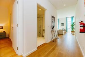 Et tv og/eller underholdning på The Savoy Truffle A Chic Retreat with the Best View