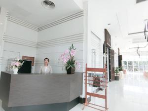 ล็อบบี้หรือแผนกต้อนรับของ The Patra Hotel - Rama 9