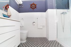 Phòng tắm tại Precioso Apartamento Cerca de Plaza España +13 ảnh