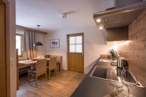 Kuchyň nebo kuchyňský kout v ubytování Apartment Gerlos 183