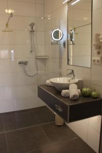 Foto dalla galleria di Schwiizeralp Hotel & Restaurant a Stemwede Altre 37 foto