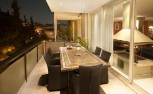 Kép Athens Lycabettus Hill Penthouse, Private Roof Garden & Pool szállásáról Athénban a galériában