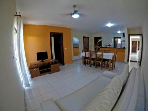 TV a/nebo společenská místnost v ubytování Aquaville Apart Hotel