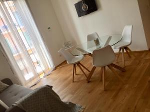 Χώρος καθιστικού στο Home Diano Marina