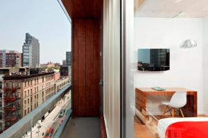 TV a/nebo společenská místnost v ubytování Nolitan Hotel SoHo - New York
