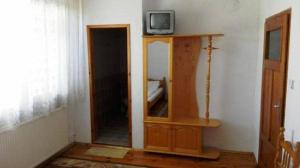 TV a/nebo společenská místnost v ubytování Tsvetkovi Guest House