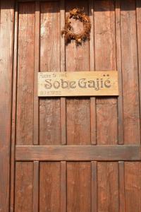 Vottorð, verðlaun, skilti eða annað skjal til sýnis á Sobe Gajić Sremski Karlovci