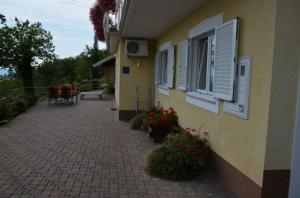 Budova, v ktorej sa apartmán nachádza