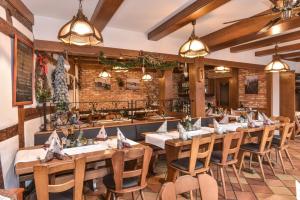 Gallery image of Hotel Ristorante Rostica in Bad Urach