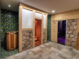 A bathroom at Hotel Familia