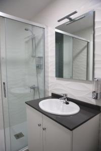 Kúpeľňa v ubytovaní APARTAMENTOS LA VEREDA + 18 fotografií