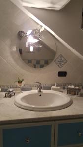 A bathroom at Coros