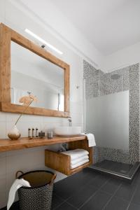 Koupelna v ubytování Pnoi Luxury Suites