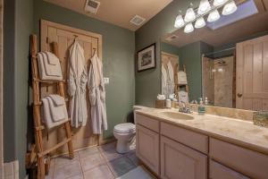Bagno di Adobe and Pines Inn Bed and Breakfast
