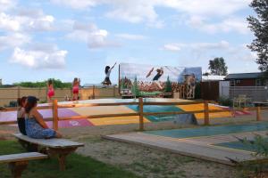 Der Swimmingpool an oder in der Nähe von Sandusky KOA Holiday Campground