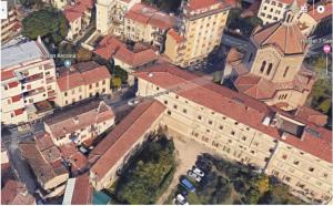 una vista aérea de un gran edificio en una ciudad en WelcHOME to Florence! Campo di Marte charming and bright, en Florencia